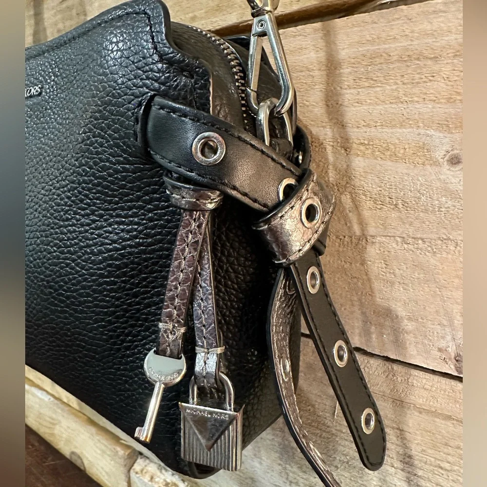 Michael Kors Pebbled Leather Crossbody Bag – Black – Adjustable Strap - Picture 4 of 14